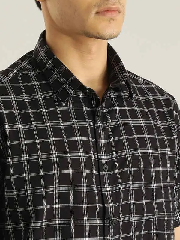 Men Checked Half Sleeve Cotton Shirt